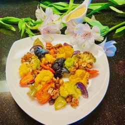 99 Cents Only Stores - green, orange, purple cauliflower, red onions, Anaheim, 99cent Store - Vegetables with lemon dressing and turmeric peanuts