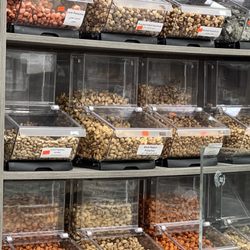 Master Nuts 2 - Pistachios and hazelnuts