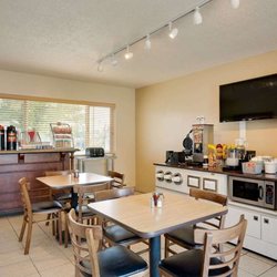 Super 8 by Wyndham Alturas - Property amenity