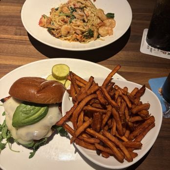 Yard House - Vegetarian Near Me - San Diego, California Yard House - Vegetarian Near Me - San Diego, California