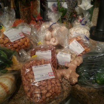 Pedrick Produce - Bag of gourds $2, 4 cucumbers $2, 2lb mushrooms $5, jumbo sunflower seeds $8, pumpkin seeds $6/lb, pistachios $10.5/lb - Fruits & Veggies Near Me - Dixon, California
