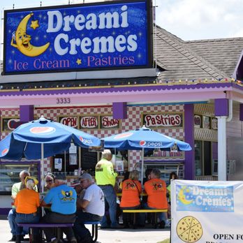 Dreami Cremes - Cute lil pink building - Ice Cream & Frozen Yogurt Near Me - Branson, Missouri