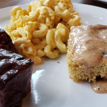 Trio Plant-based - Vegan soul combo platter ($15). Enjoyed all of them, especially the mac & cheese. Bbq seitan has good sauce & texture. Cornbread is legit. - Vegan Near Me - Minneapolis, Minnesota