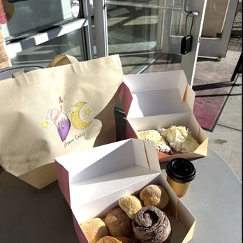 Dream Cakes - Custom Cakes Near Me - Reno, Nevada Dream Cakes - Custom Cakes Near Me - Reno, Nevada
