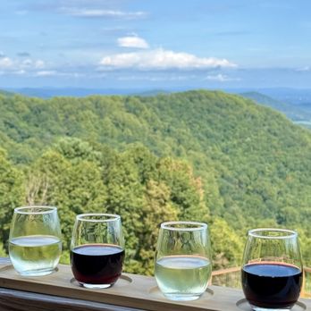 Stone Mountain Vineyards - Wineries Near Me - Dyke, Virginia Stone Mountain Vineyards - Wineries Near Me - Dyke, Virginia