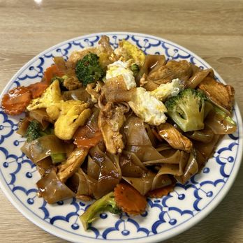 Lanna Thai Kitchen - Pad See Ew - Comfort Food Near Me - Beaverton, Oregon Lanna Thai Kitchen - Pad See Ew - Comfort Food Near Me - Beaverton, Oregon