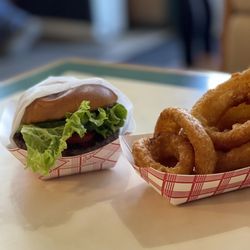 Floyd's Frosty - Hamburger with Onion Rings