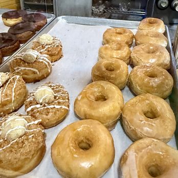 Fluff Bake Shop - Bakeries Near Me - Noblesville, Indiana