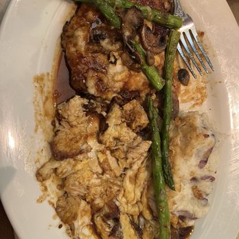The Cheesecake Factory - Chicken Madeira missing 2nd piece of chicken - Desserts Near Me - Kapolei, Hawaii