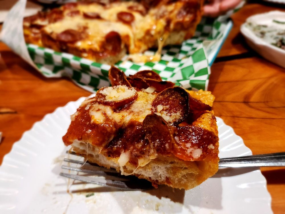 Social spots from Bookie's Pizza