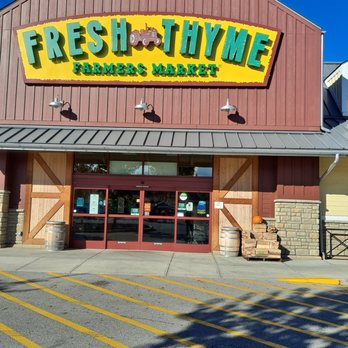 Fresh Thyme Market - Store sign - Farmers Market Near Me - Gahanna, Ohio