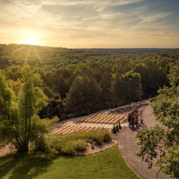 Venue at Shadow Rock - Venue at Shadow Rock's outdoor ceremony space - Venues & Event Spaces Near Me - Forsyth, Missouri Venue at Shadow Rock - Venue at Shadow Rock's outdoor ceremony space - Venues & Event Spaces Near Me - Forsyth, Missouri