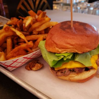 Federal Burger by null