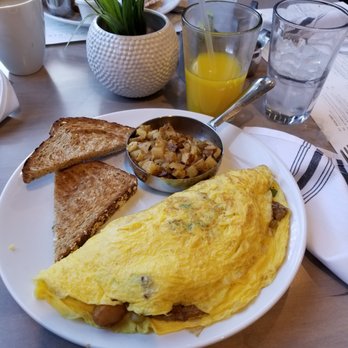 SweetDiner - Wisconsin omelette. You think the cheese curds would be fun, but there aren't many and unevenly dispersed which made for a dry omelette. - Diners Near Me - Milwaukee, Wisconsin
