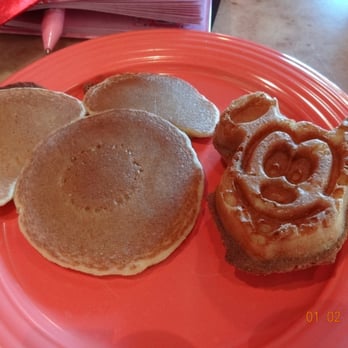 Goofy's Kitchen - Mickey pancakes & waffles - American Near Me - Anaheim, California