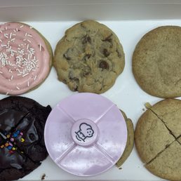 Crumbl Cookies Crumbl Cookies