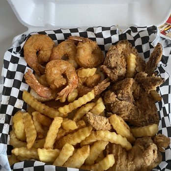 Hershey’s Palace - Shrimp and wing basket. 6 big shrimp, 3 wings, seasoned French fries and two toast. $12 - American Near Me - Arlington, Texas