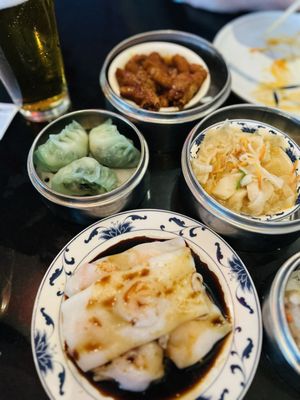 Tropical Chinese Restaurant by null