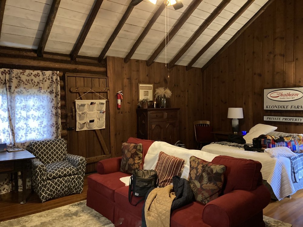 KLONDIKE CABINS Updated August 2024 16 Photos 110 Chatham Cottage