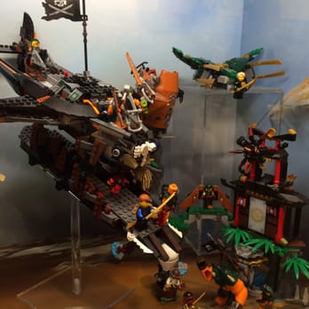 Boutique Lego - Toy Stores Near Me - Laval, Quebec
