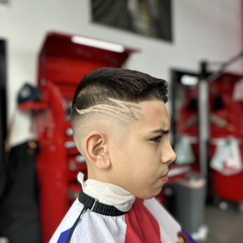 Fade Kings Barbershop - Sharp fade knuckle haircut " - Barbers Near Me - Omaha, Nebraska Fade Kings Barbershop - Sharp fade knuckle haircut " - Barbers Near Me - Omaha, Nebraska