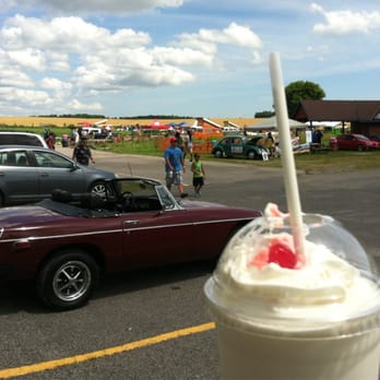 Haugen's Famous Original Barbeque - Milkshakes and car shows. - Barbeque Near Me - Port Perry, Ontario