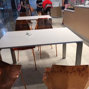 Sharetea - Trash on tables - Bubble Tea Near Me - Santa Clara, California Sharetea - Trash on tables - Bubble Tea Near Me - Santa Clara, California