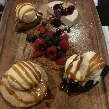 Oak - Dessert sampler - New American Near Me - Laguna Beach, California Oak - Dessert sampler - New American Near Me - Laguna Beach, California