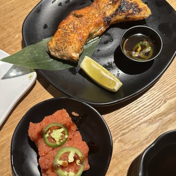 Eat's Ayce Sushi - Salmon Collar & Crispy Rice with Tuna - Japanese Near Me - Alhambra, California