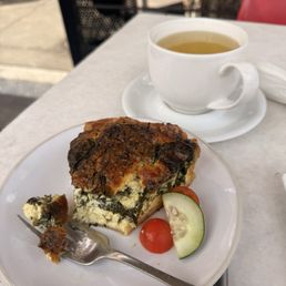 This is what a real quiche should look like ! It is much more the real deal and it wasn't even close !