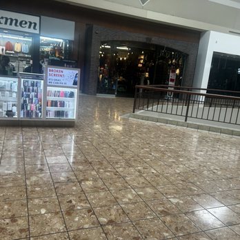 Saint Louis Galleria - Shopping Centers Near Me - Saint Louis, Missouri