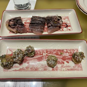 Founding Farmers Tysons - Mini Spicy Tuna Wontons* Prosciutto Fig Farm Bread - New American Near Me - Tysons, Virginia
