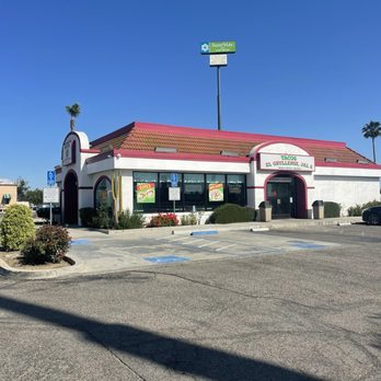 Tacos El Grullense Jal 2 - A photo taken from my parking spot of the building. - Mexican Near Me - Chowchilla, California Tacos El Grullense Jal 2 - A photo taken from my parking spot of the building. - Mexican Near Me - Chowchilla, California
