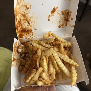 Del Taco - I know I came in late but this is supposed to be a deluxe chili cheese fries, can anyone tell me what's wrong with this picture? - Mexican Near Me - Adelanto, California Del Taco - I know I came in late but this is supposed to be a deluxe chili cheese fries, can anyone tell me what's wrong with this picture? - Mexican Near Me - Adelanto, California