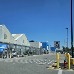 Walmart Supercenter - Waiting for prescriptions which were supposed to be already complete and ready to be picked up