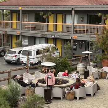Campfire Hotel - Really nice fire pit area! - Hotels Near Me - Bend, Oregon Campfire Hotel - Really nice fire pit area! - Hotels Near Me - Bend, Oregon