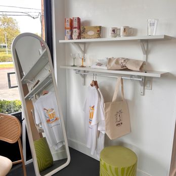 Cafe The Scoop - inside little shop - Cafes Near Me - Long Beach, California Cafe The Scoop - inside little shop - Cafes Near Me - Long Beach, California