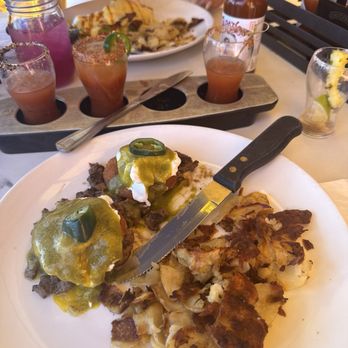Broken Yolk Cafe - Cafes Near Me - Palm Springs, California