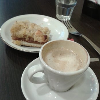 Estación Express - Cortado con cuadrado de coco y dulce de leche - Bakeries Near Me - Buenos Aires, C
