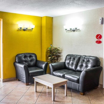 Econo Lodge Inn & Suites - Hotels Near Me - Walnut, Iowa Econo Lodge Inn & Suites - Hotels Near Me - Walnut, Iowa