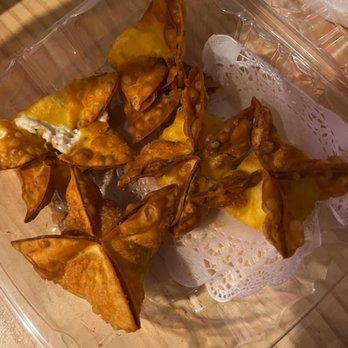 Klom Klorm - crab + cream cheese puff - Thai Near Me - Brooklyn, New York