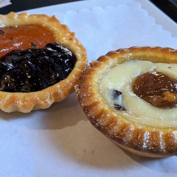 Bar Andreotti - Andreotti 01/15/2020: Ricotta Chestnut Tart, Apricot + Amarena Cherry Tart - Coffee & Tea Near Me - Rome, RM