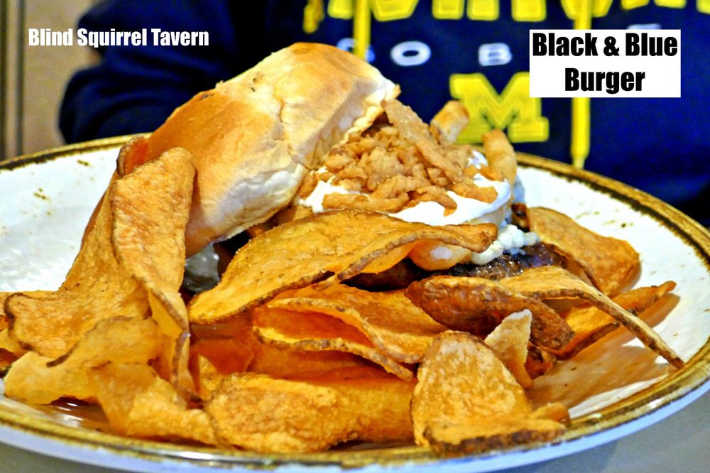 Blind Squirrel Tavern Logo