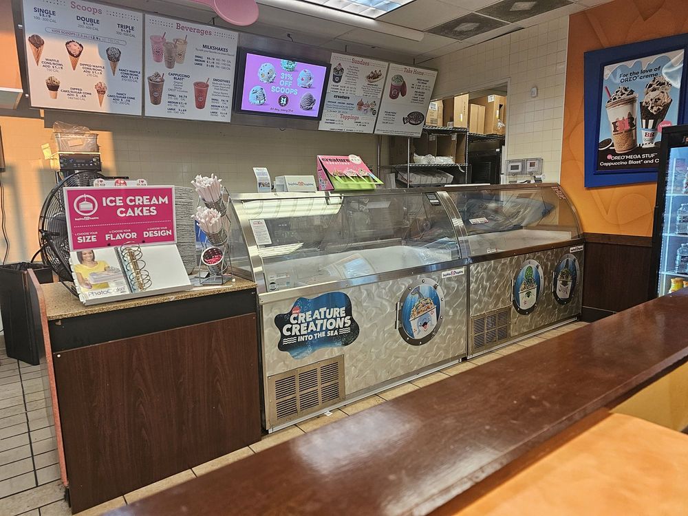 BASKINROBBINS 2829 Martin Luther King Jr Dr, North Chicago, Illinois