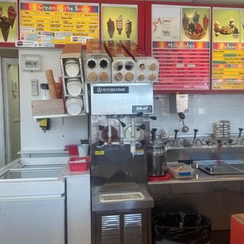 Dairy Cream - Ice Cream & Frozen Yogurt Near Me - Mississauga, Ontario Dairy Cream - Ice Cream & Frozen Yogurt Near Me - Mississauga, Ontario