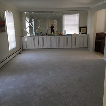Havertown Carpet - Living room with new carpet - Carpet Installation Near Me - Havertown, Pennsylvania