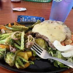 Clover Key - Smashburger with  grilled veggies ( no bun)