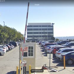 EK Holistic Acupuncture - The parking lot.