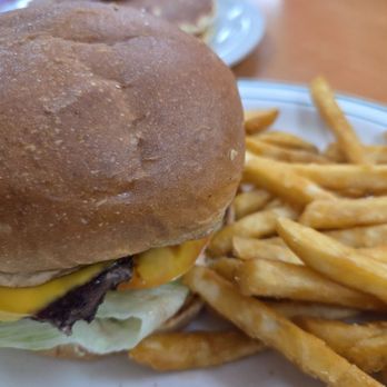 Lindo’s Diner - Cheese Burger's & side of French Fries!) - American Near Me - Yucaipa, California