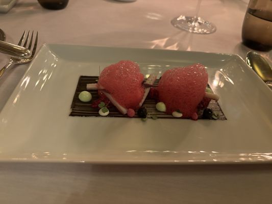 Cheval Blanc by Peter Knogl by null